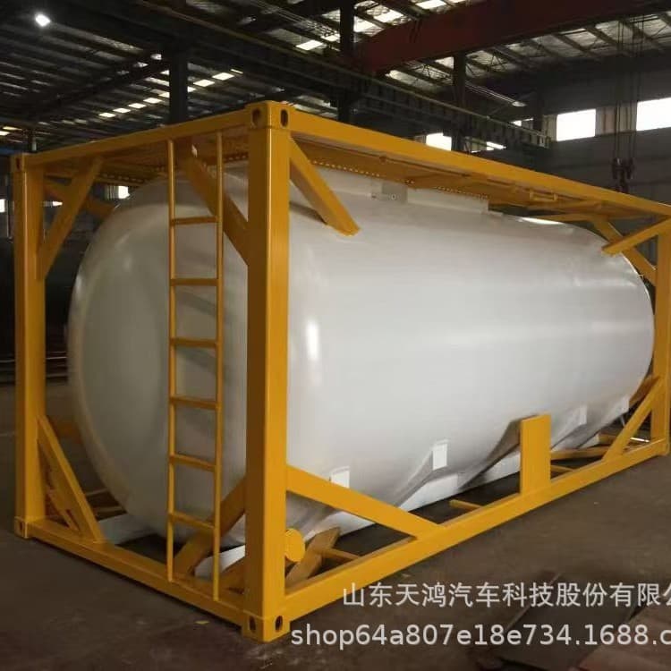 Overseas supply: Sinotruk HOWO 380 horsepower oil tankers, mobile refueling trucks