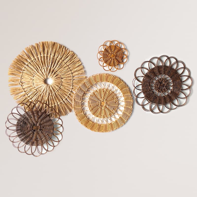 Plastic Rattan Handwoven Round Wall Decor Home Decoration Hanging Ornament for Living Room Background in Guesthouse