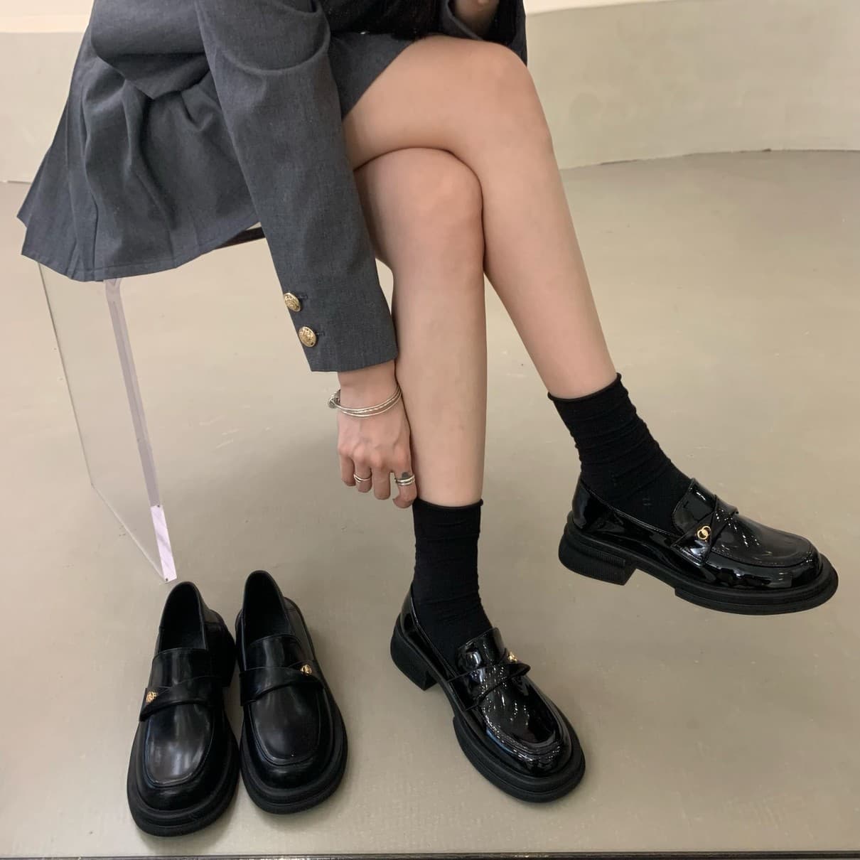 French thick sole Chanel-style loafers flats for women, 2023 new black spring, autumn, and winter British style small leather shoes