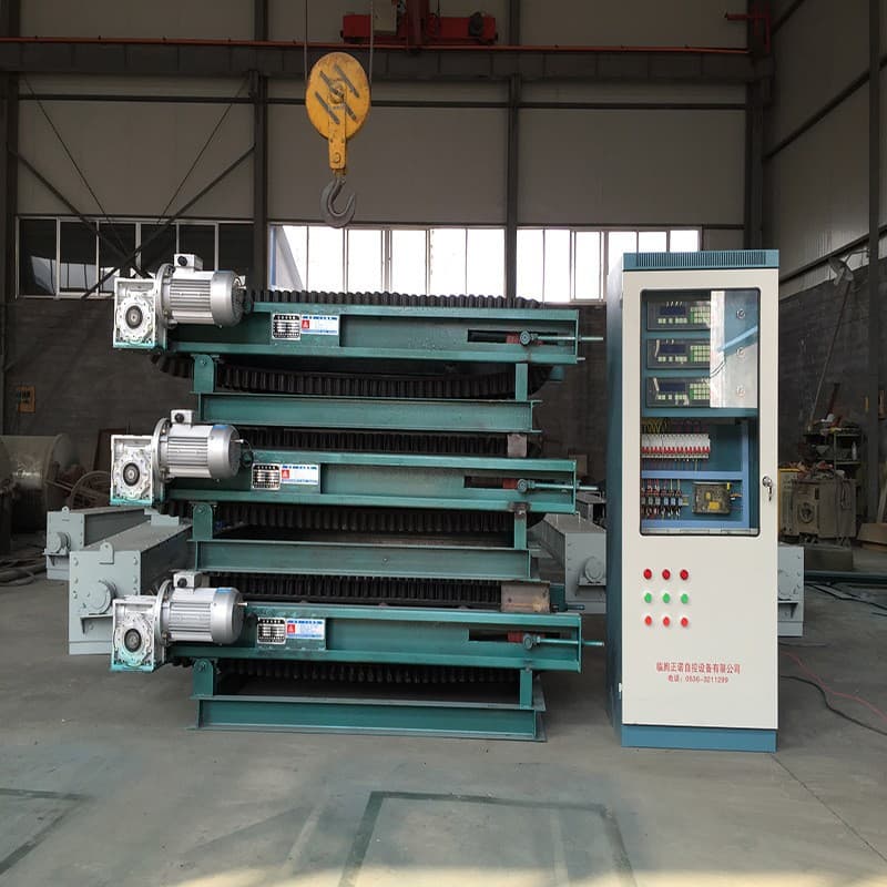 Belt feeder conveying materials controlling feed rate precise measurement stable operation