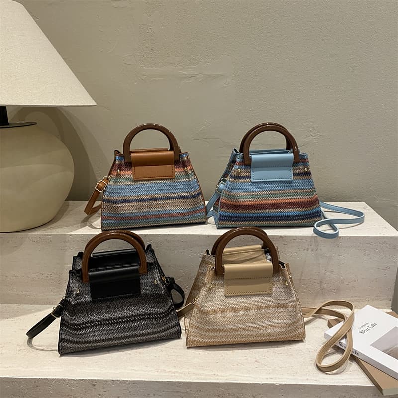 Fashionable casual personality single shoulder crossbody bag with simple texture new style bag 2026 spring niche women's small square bag