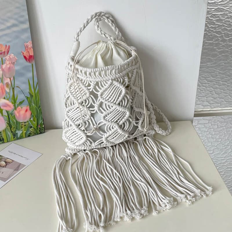 2026 Spring New Seaside Casual Vacation Bag Long Tassel Hollow Woven Bag Niche Ethnic Style Crossbody Bag