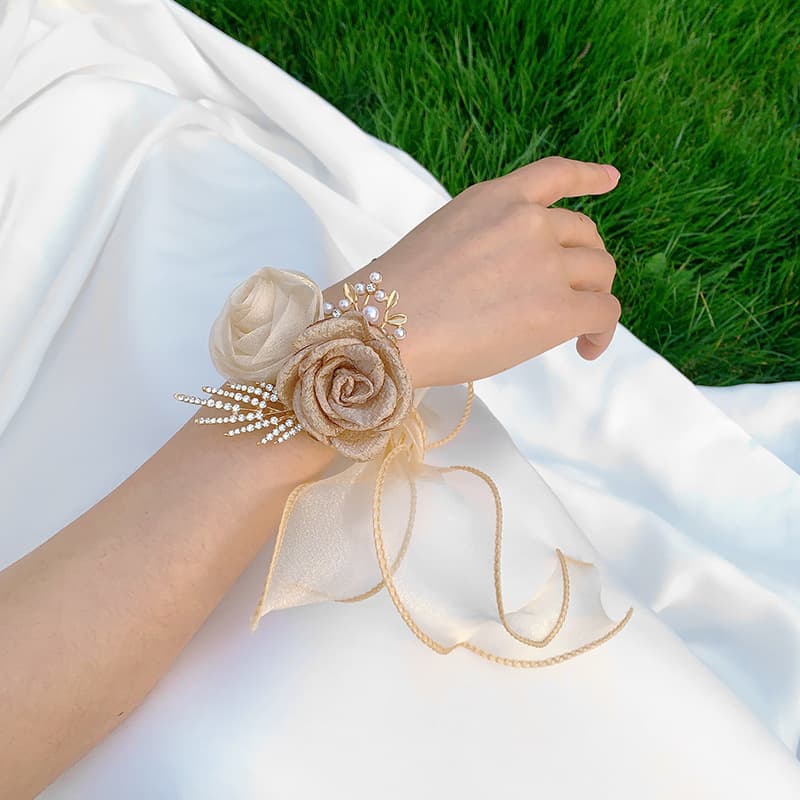 French-style elegant white flower rhinestone wrist corsage for brides, bridesmaids, and bridesmaids, with ribbon ties.
