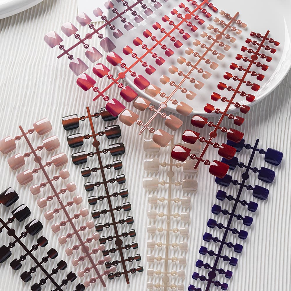 Cross-Border Simple Red Light Cat-Eye Press-On Nails, 24 Pieces Short Square Ice-Clear Fake Nails, Detachable and Wearable