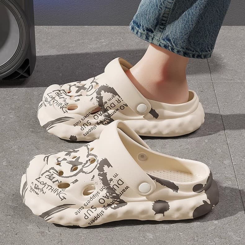 2025 "Step-in-Feces" Sensation Slippers for Women, Summer Outdoor Wear Cute Indoor Home Non-Slip Household Thick Sole Crocs Summer