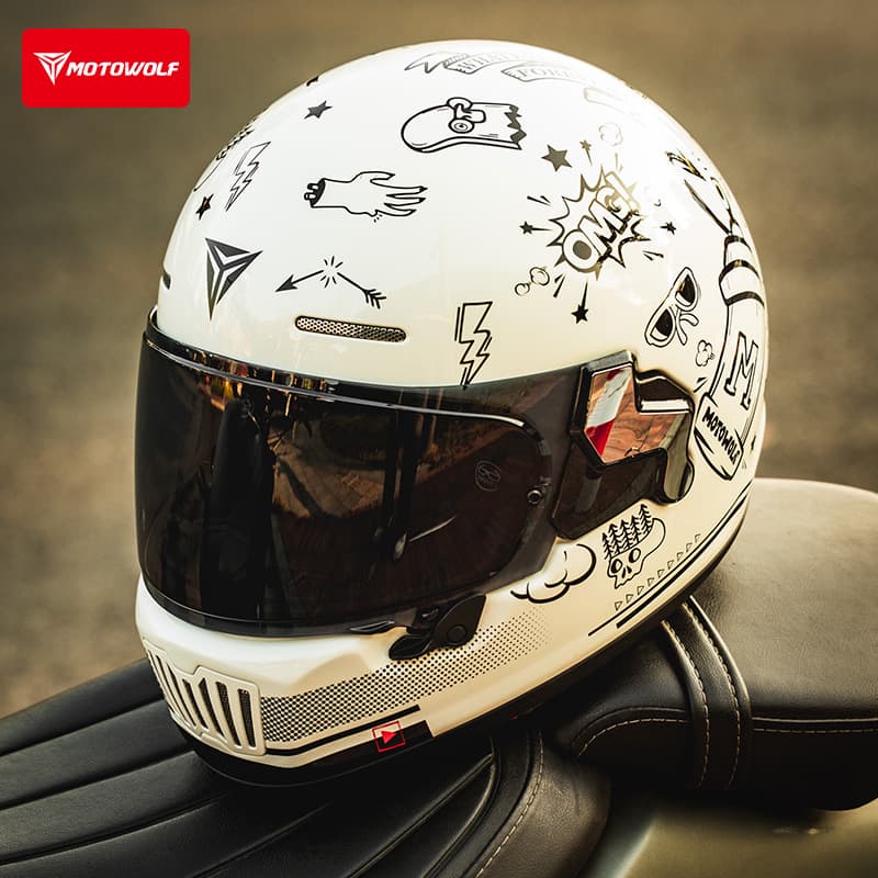 Motorcycle Retro Helmet Full Coverage Protective Helmet 3C Certified Four-Season Universal Retro Helmet Electric Vehicle Helmet Summer