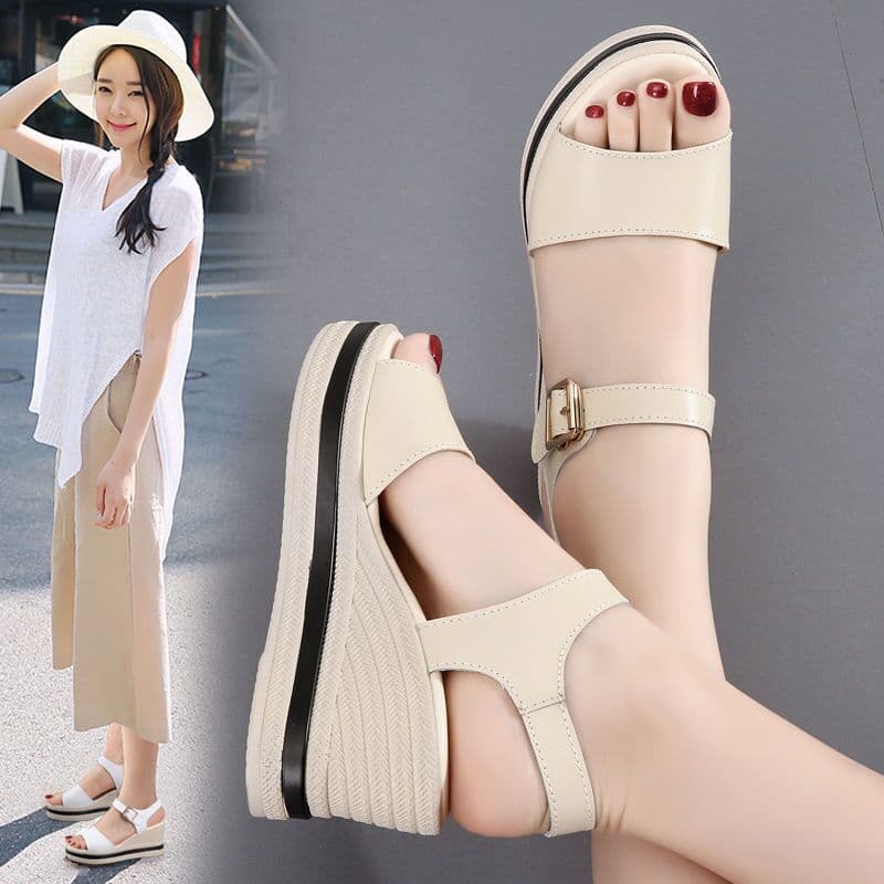 Wholesale Korean-style wedge heel one-strap sandals 2025 summer new simple mother shoes soft sole beach shoes