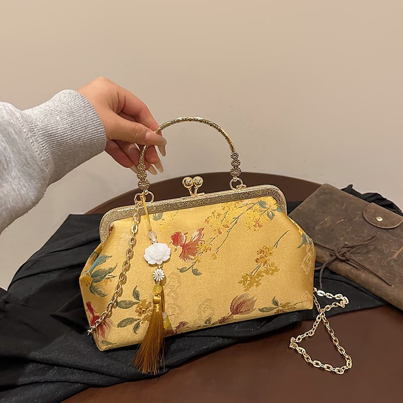 New Chinese style national style floral jacquard gold bag handbag 2025 autumn and winter new style tassel hanging crossbody cheongsam bag