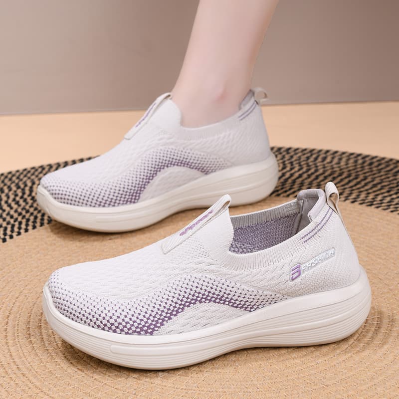 Dropshipping Women's Spring New High Elastic Walking Shoes Breathable Mother Shoes Casual Women's Shoes Soft Sole Slip-On