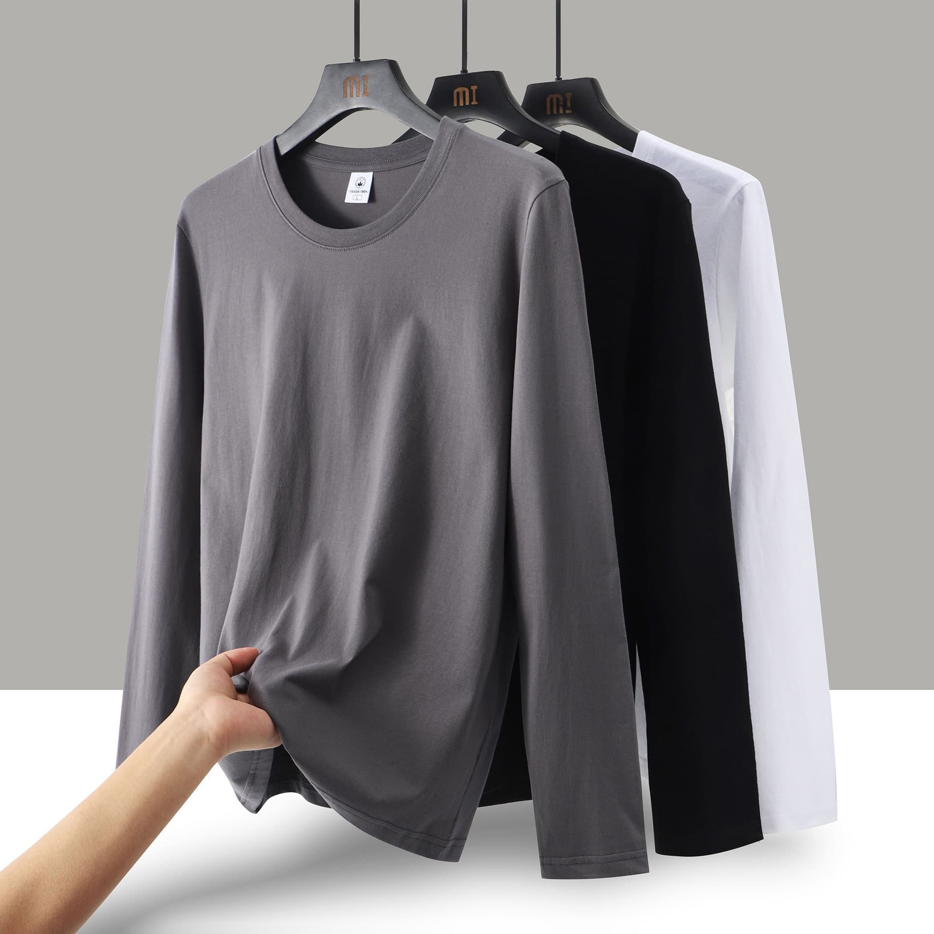 Solid color long-sleeved T-shirt for men in spring and autumn casual slim round neck bottoming shirt for teenagers and students T-shirt for men and women