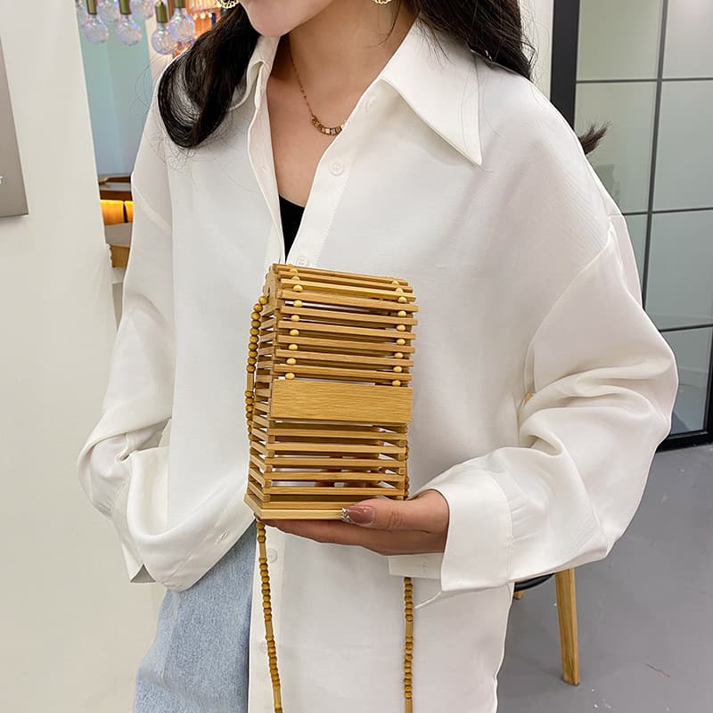 Woven Bamboo Phone Bag Women 2025 New Small Fresh Niche Design Ins Internet Celebrity Ethnic Style Vacation Beach Bag
