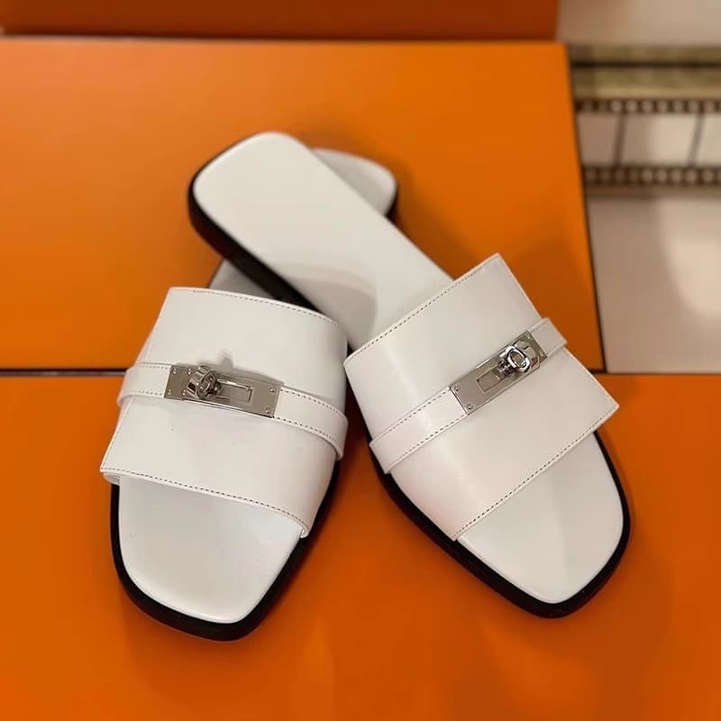 New European Style Kelly Silver Buckle Flat H Slippers Women's Sandals One-Strap Outdoor Soft Leather Slippers Trendy