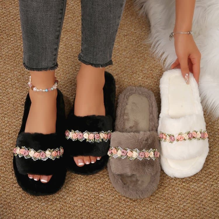 Women's Fluffy Flower Slippers for Outdoor Wear 2025 Autumn Winter New Fairy Style Soft Sole Home Cotton Sandals