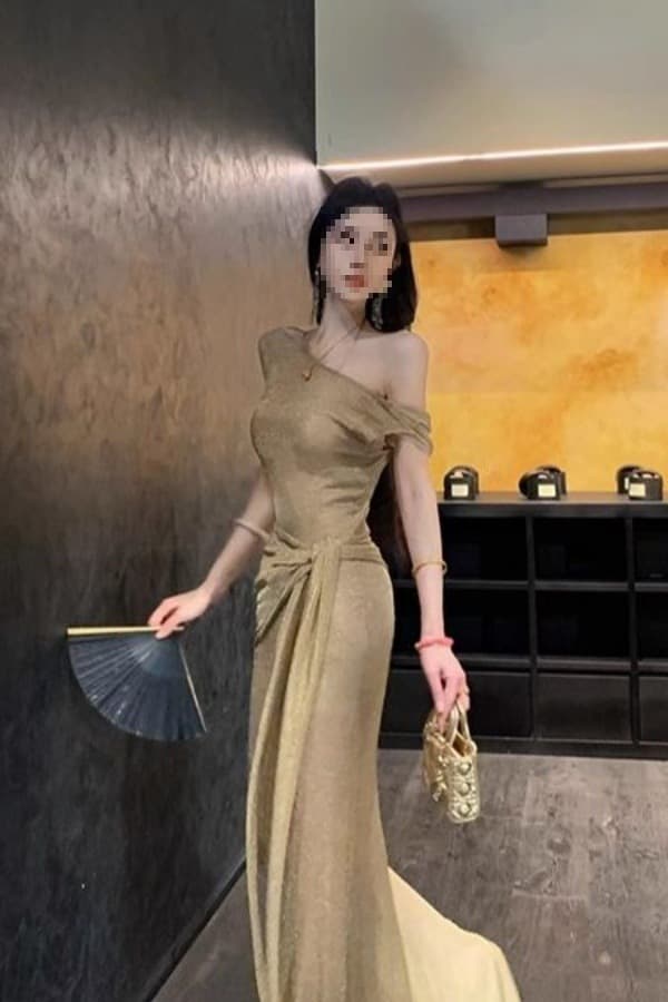 Shuo Yu Liu Jin" Gold Thread Fine Glitter Knitted Bodycon Dress