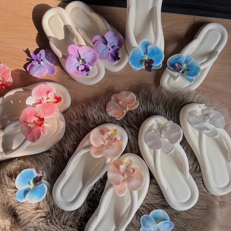 Trending Ins Butterfly Orchid Flip Flops for Women, New Summer Anti-Slip Flat Fashion Beach Sandals