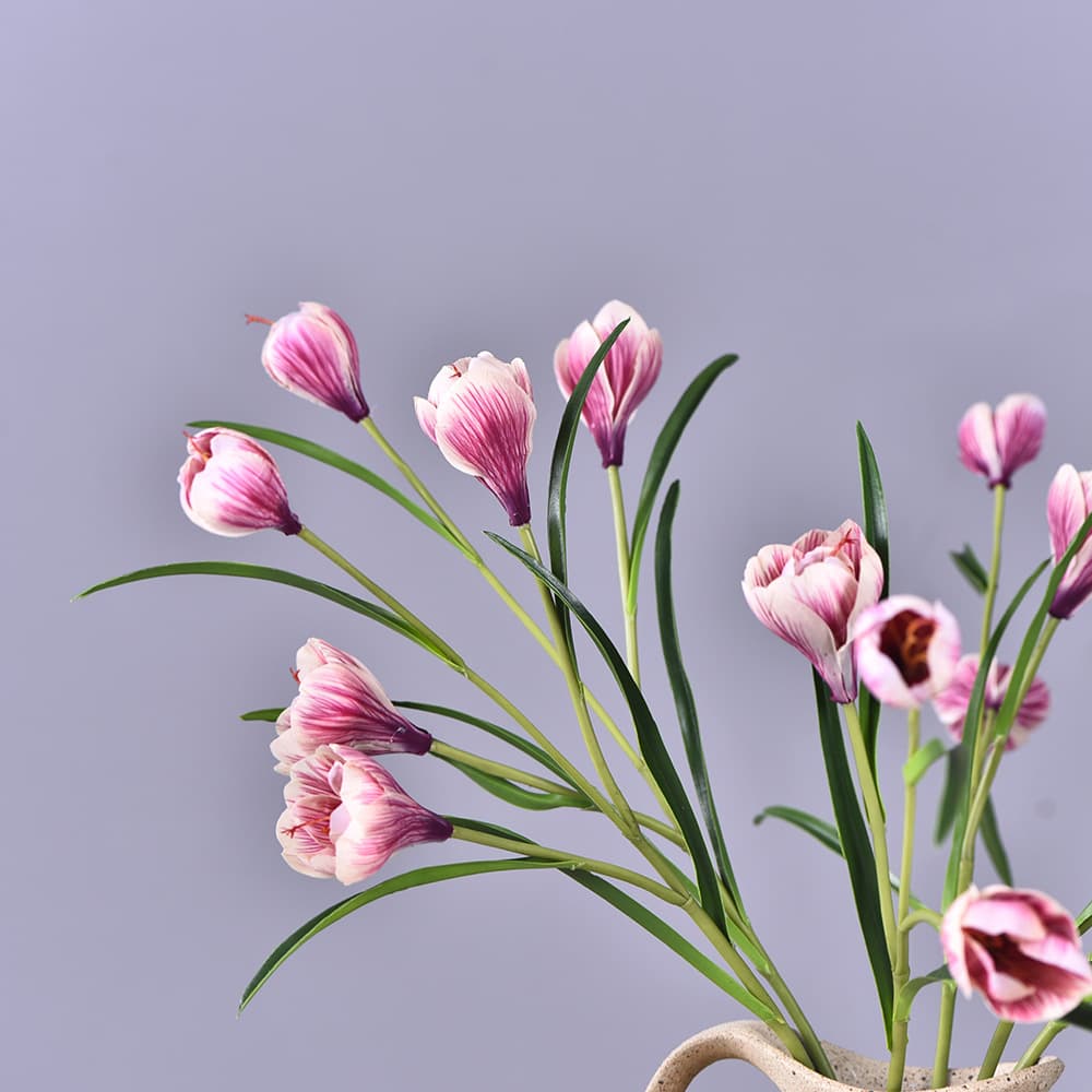 Simulated crocus high-end simulated flowers wholesale wedding banquet decoration table flowers freesia saffron