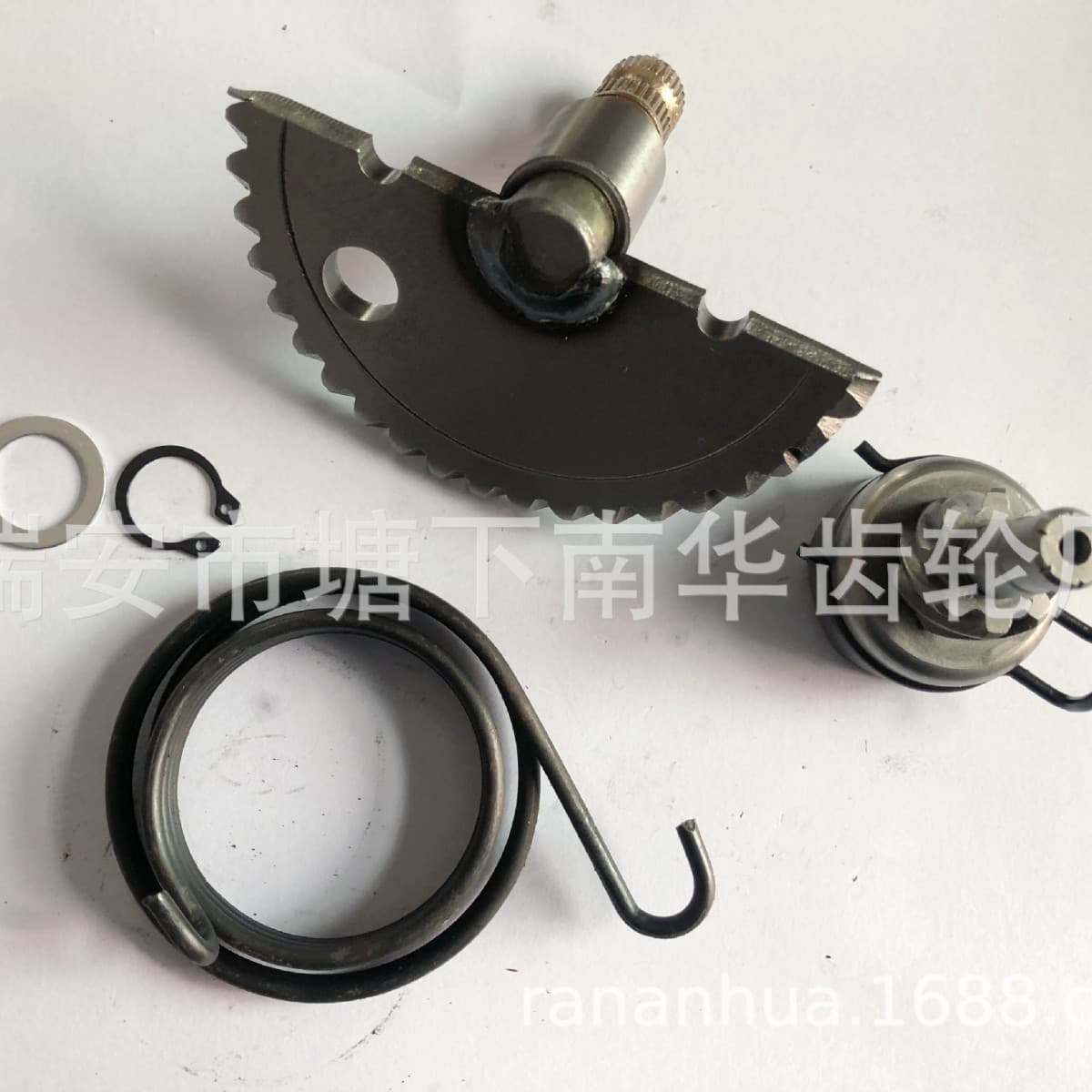 【Factory Direct】 Motorcycle Parts 50 60 80cc GY6 139QMB Fan Starter Shaft Assembly