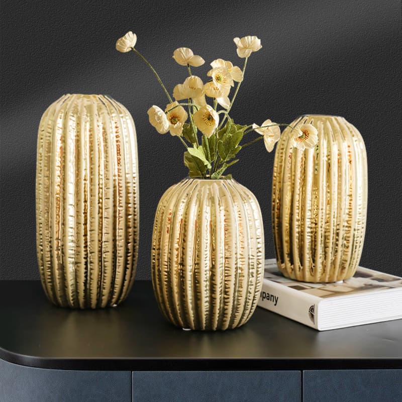 Modern Minimalist Ceramic Flower Vase, Nordic Creative Living Room Gold Luxury Dried Flower European Home Decorative Ornament