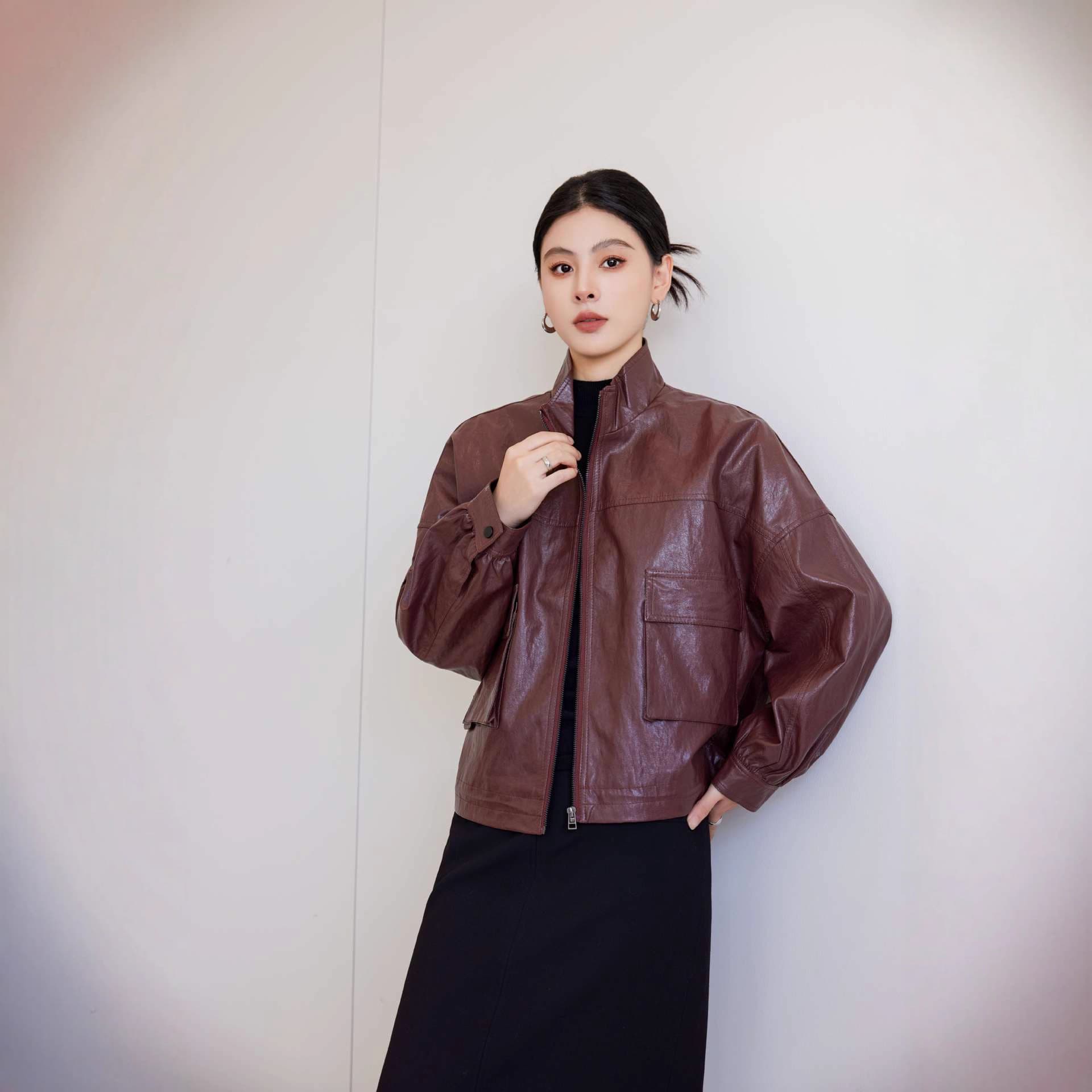 New Spring/Autumn Stand Collar Women's Leather Jacket, Loose Fit Versatile Waxed Leather Jacket, European and American Style Short Coat
