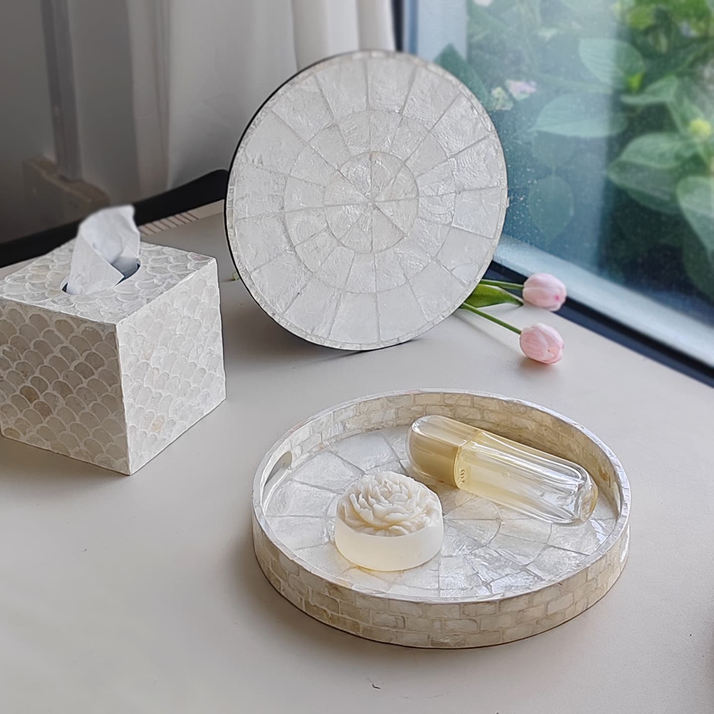 Round Shell Tray, Handmade Cream White Mother of Pearl Decorative Fruit Plate, Jewelry Plate, Storage Plate, Home Desktop Storage Tray