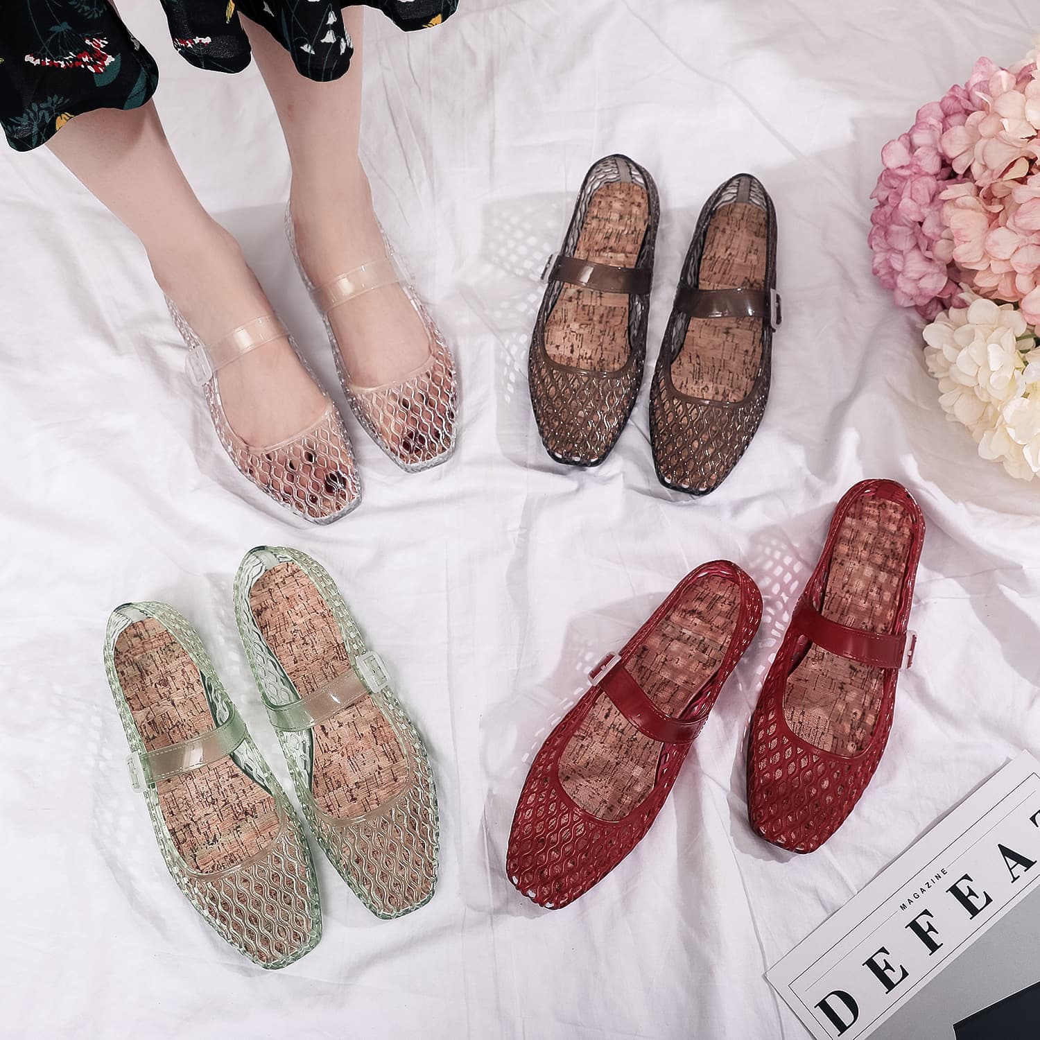 New Style Women's Versatile Shoes, Fashionable Outdoor Plastic Woven Flat Sandals with Hollow Buckle and Round Toe Jelly Sandals