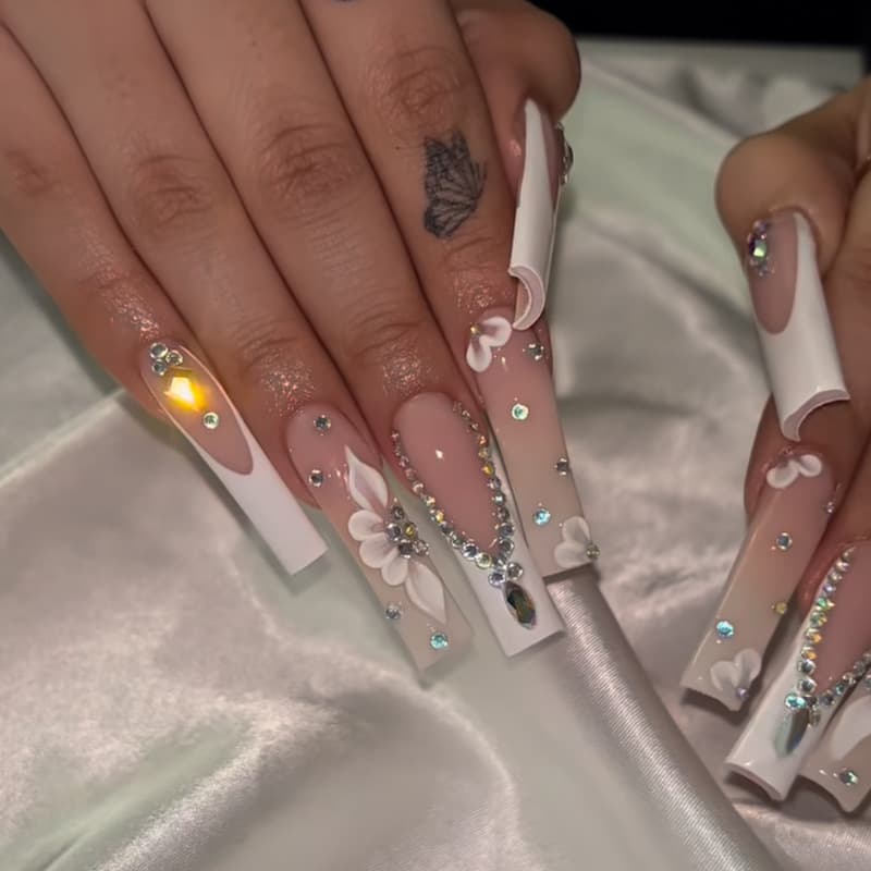 European and American Explosions Wear Armor Flash Diamond Flowers French Manicure Cross-border Hot Fake Nail Stickers 24 Foreign Trade Wholesale