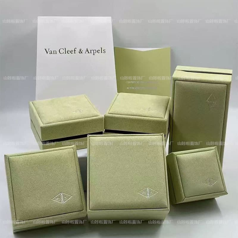 Fanjia Four-Leaf Clover Packaging VC Gold Edition Four-Leaf Clover Necklace Bracelet Ring Bangle Ten-Flower Large Set Gift Box Wholesale