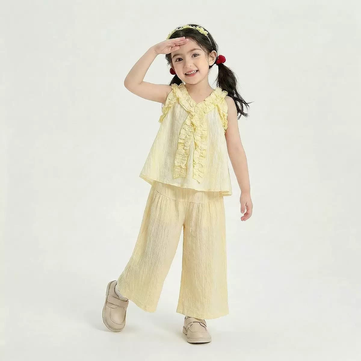 Children's clothing 2026 new summer style girls' sleeveless tops with earrings, wide-leg pants, children's holiday style two-piece set, trendy style
