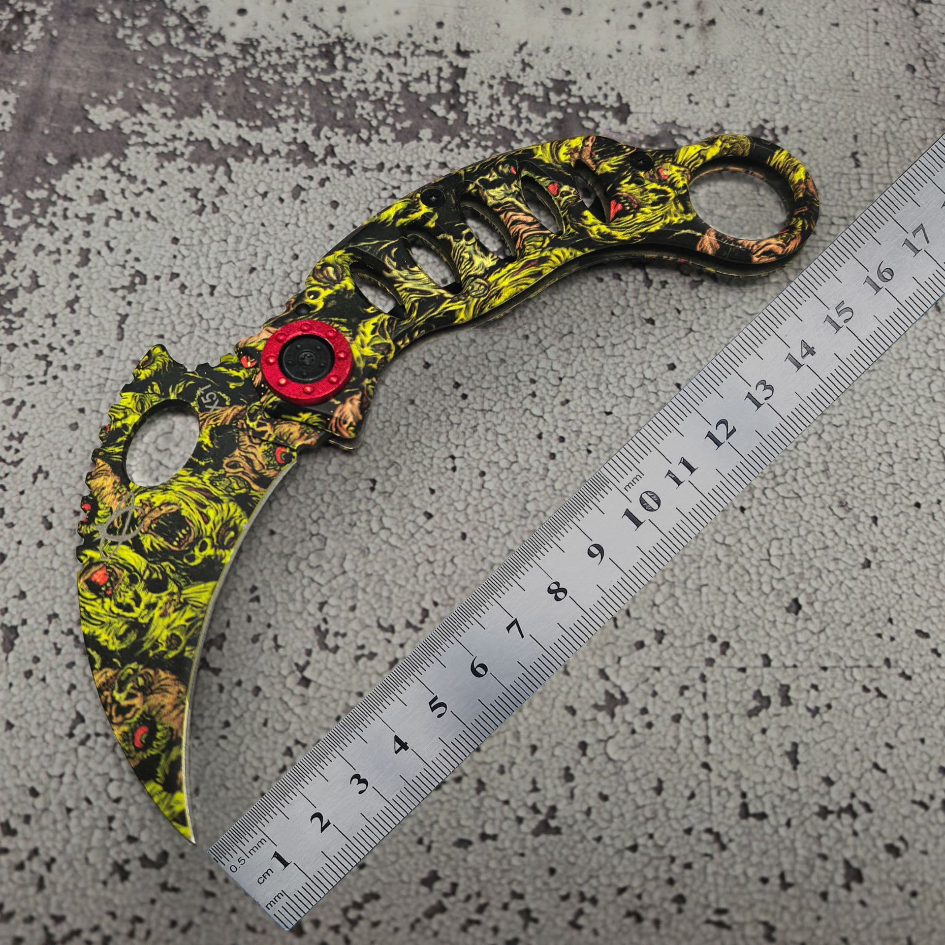 Yellow Black Magic Pattern Hollow Finger Ring Claw Knife, Personalized Print Tactical Folding Eagle Claw Knife for Outdoor Practice and Everyday Carry