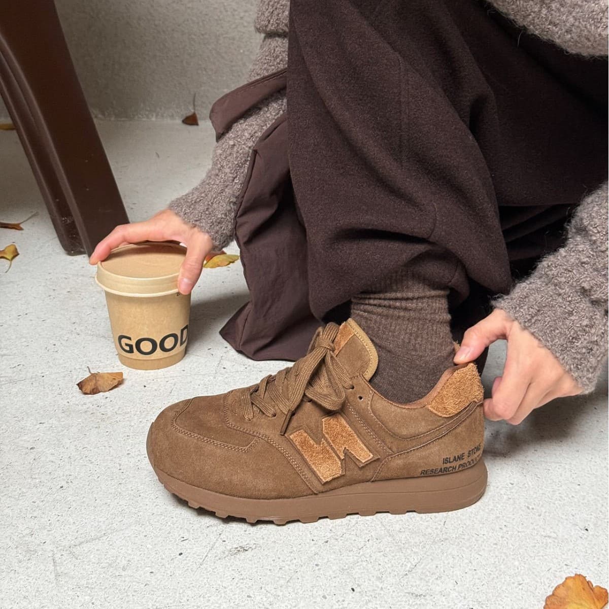 Genuine Leather Fleece-Lined Sneakers Versatile Retro Warm Casual Shoes Women's Autumn/Winter 25 Lace-Up Running Shoes Designer Dupe