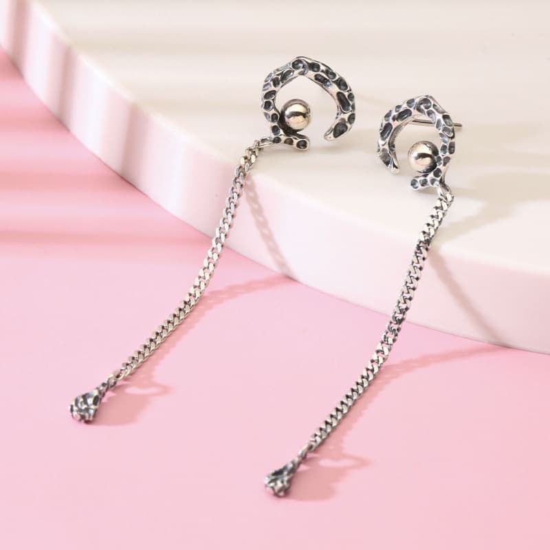 8335 925 Sterling Silver Vintage Textured Moon Earrings for Women, Unique Design, Super Sparkling and Elegant.