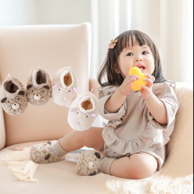 Autumn/winter newborn 0-1 year unisex baby soft-soled thickened sock shoes, non-slip heel with fleece foot protection walking shoes
