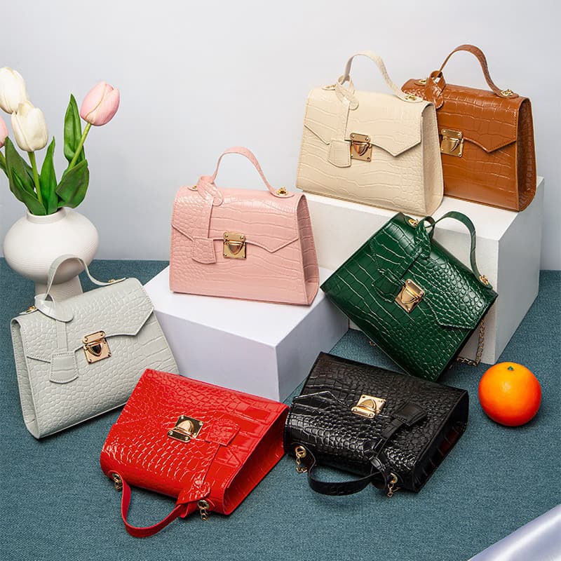 Bags 2022 new trendy crocodile pattern handbag simple girly small square bag summer popular one-shoulder cross-body delivery