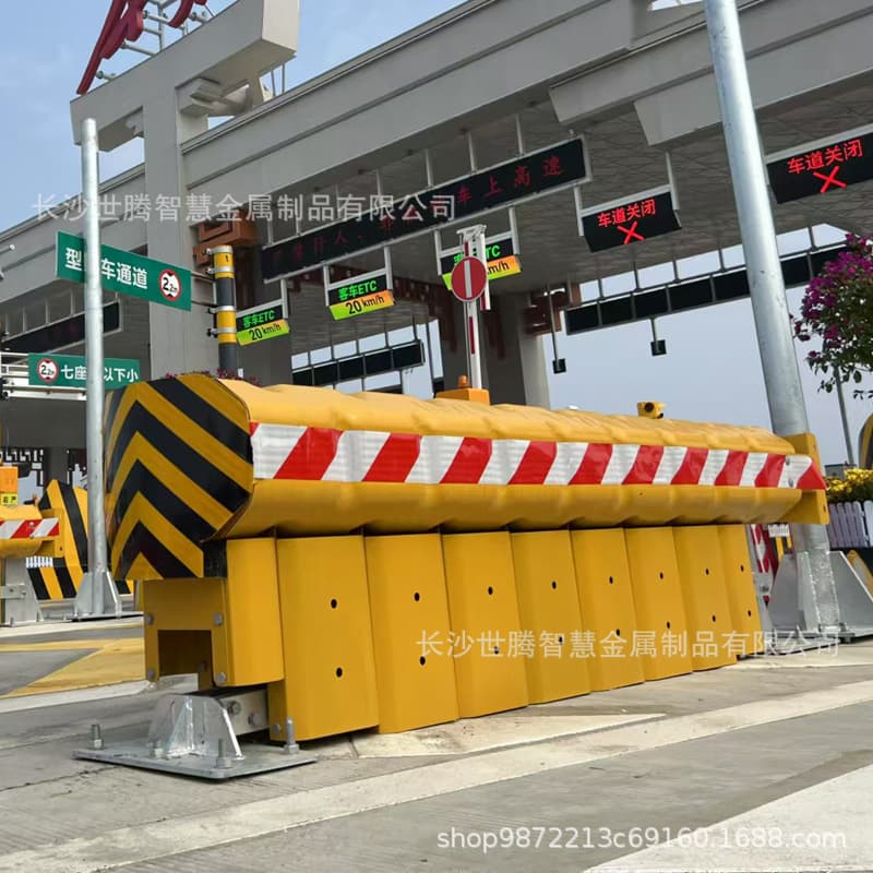 Highway steerable crash cushion anti-collision facility buffer prestressed safety guardrail Chengdu, Sichuan