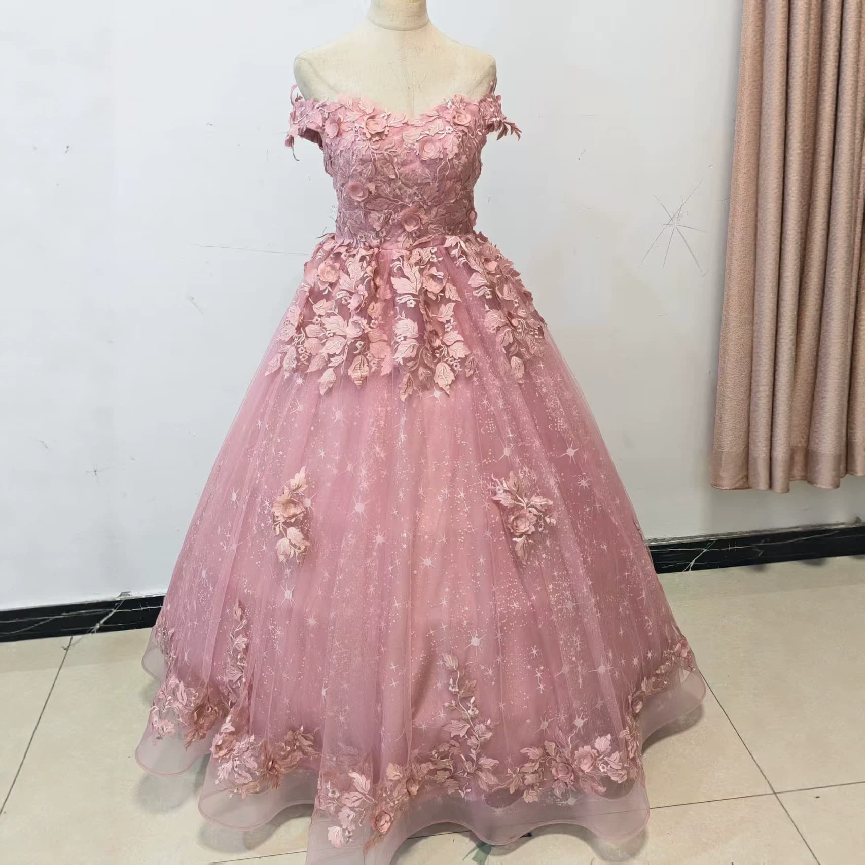 2026 New Adult Gown with Puffy Color Tulle, Light Luxury Niche Heavy Embroidery, One-Shoulder Performance Dress, Prom Gown