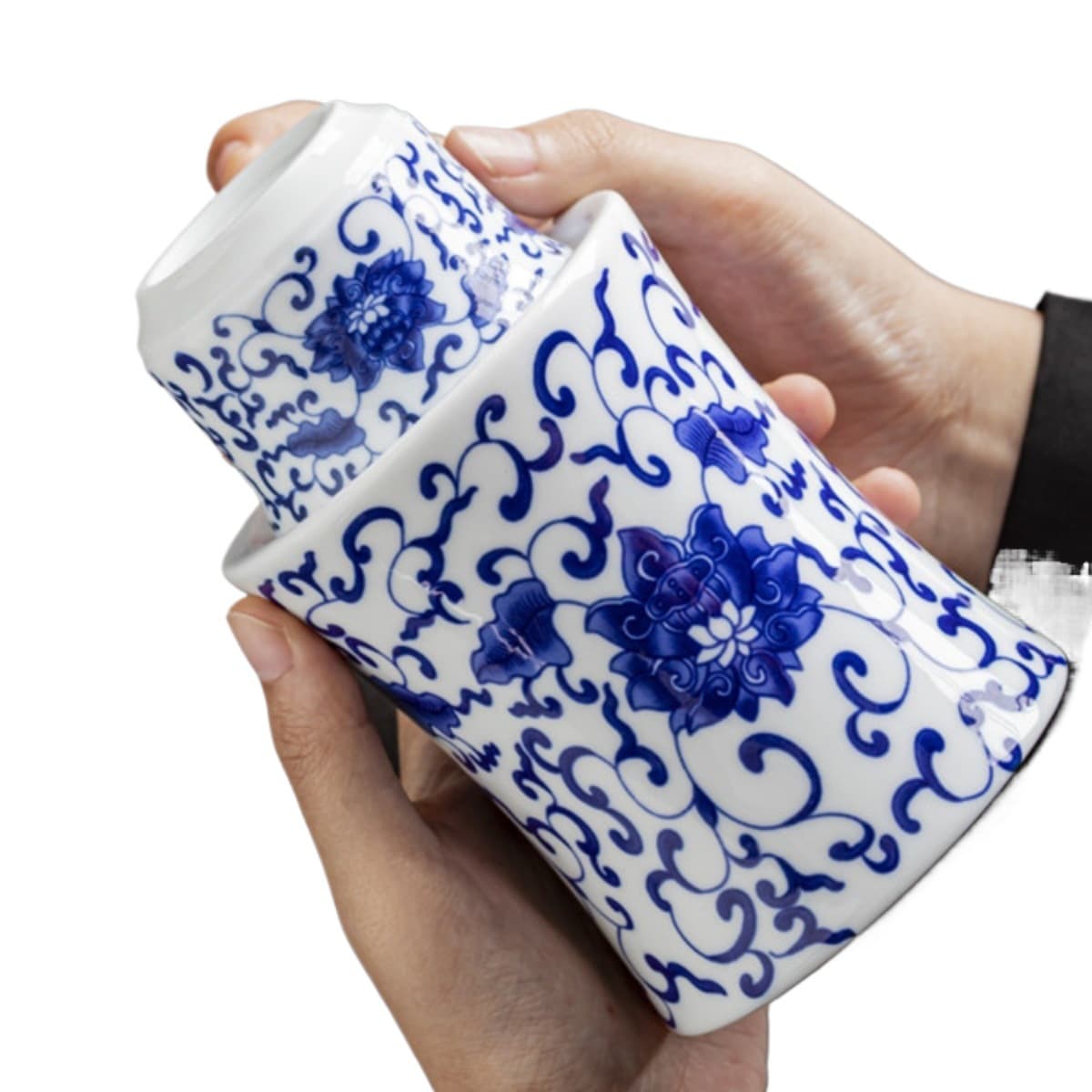 Blue-and-white porcelain wine warmer, home ceramic set for heating sake, vintage-style three-tael yellow rice wine with white liquor cups.