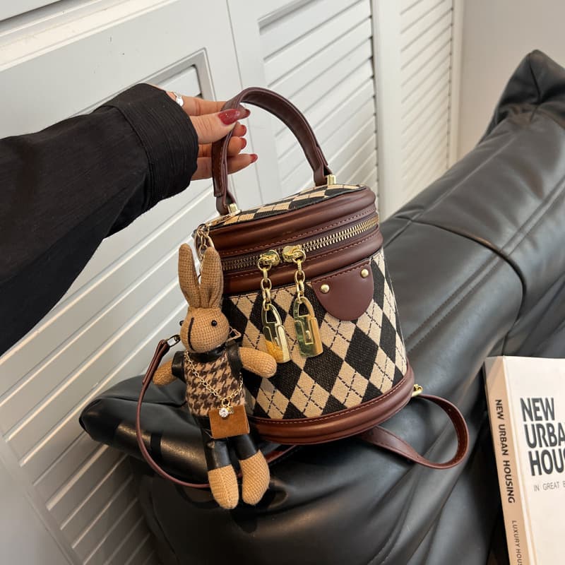 Urban Minimalist Women's Crossbody Bucket Bag Fashionable Small Square Grid Texture Spring 2025 Handbag Stylish Trendy