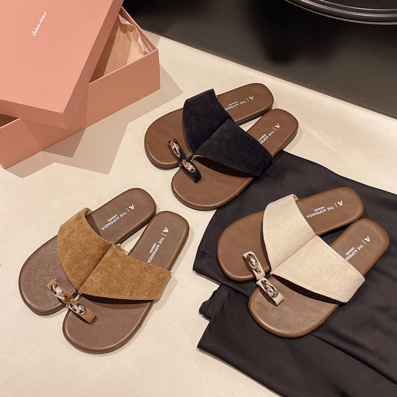 Women's Slide Sandals Summer 2026 New Style Slip-On Flat Sandals for Dresses Soft Sole Vacation Style Open Toe Slippers
