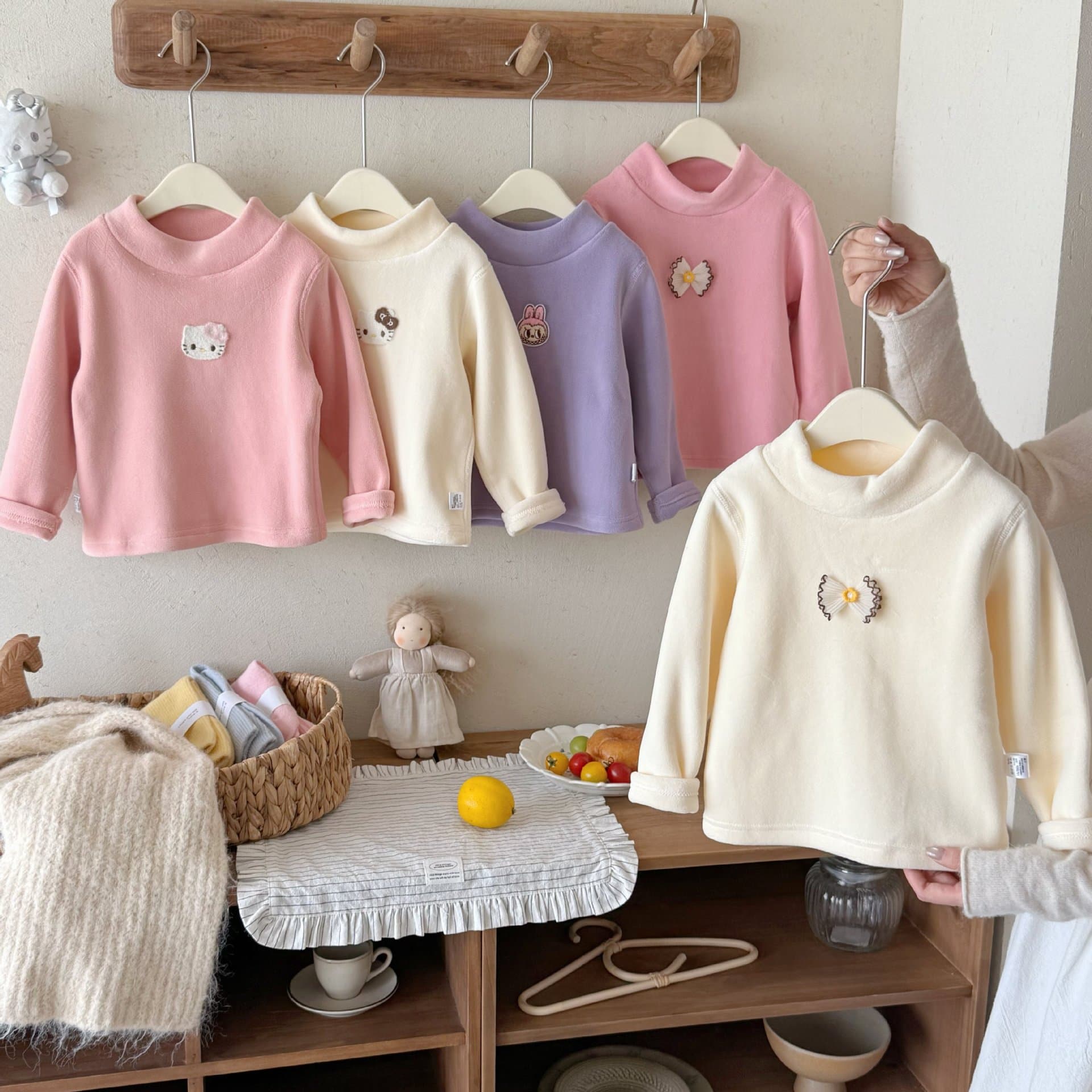 Children's base layer shirt, autumn and winter, woolen, seamless, cartoon, versatile top, boys' and girls' round neck, thickened, long-sleeved children's clothing