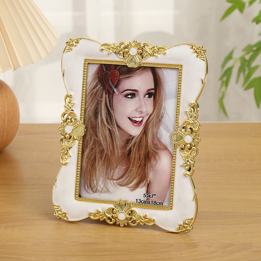 European-style exquisite white silver-edged resin photo frame 6-inch 7-inch cardboard lined cross-border rectangular glass panel