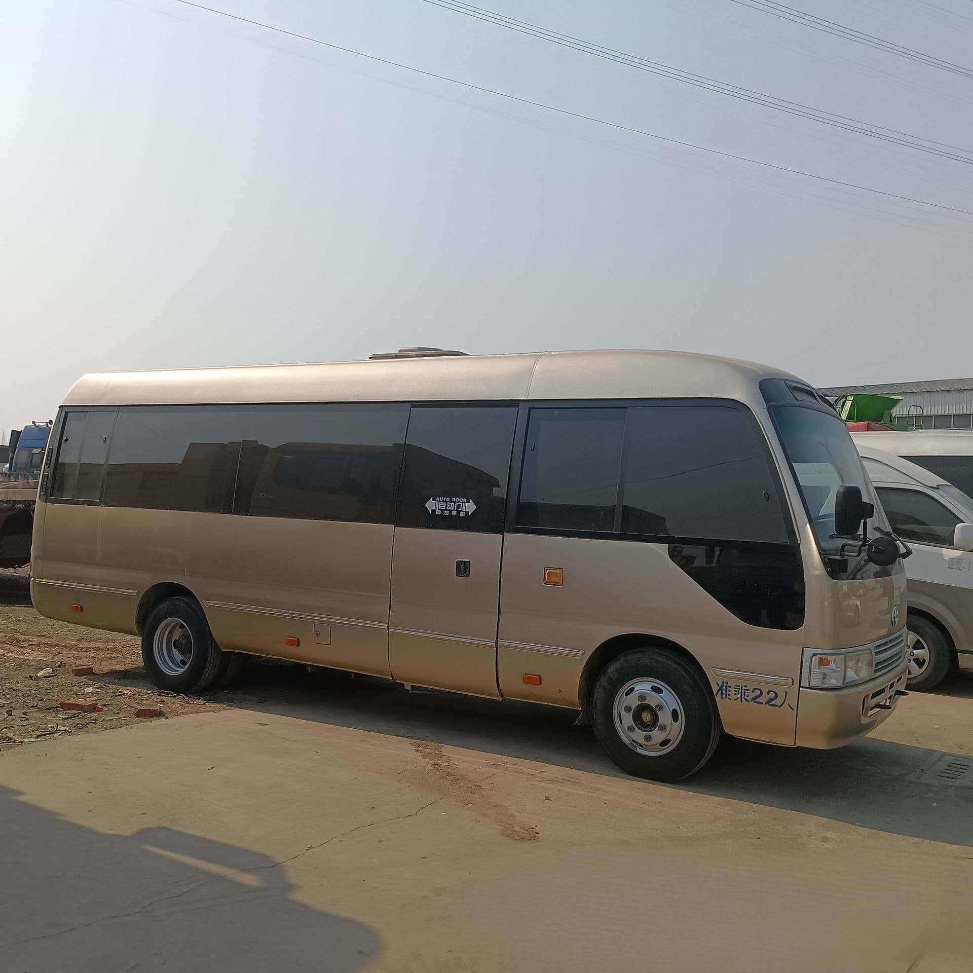 Toyota Coaster Euro III Emission Medium Bus Export Coaster 17-19 Seater Wood Floor Luxury Bus