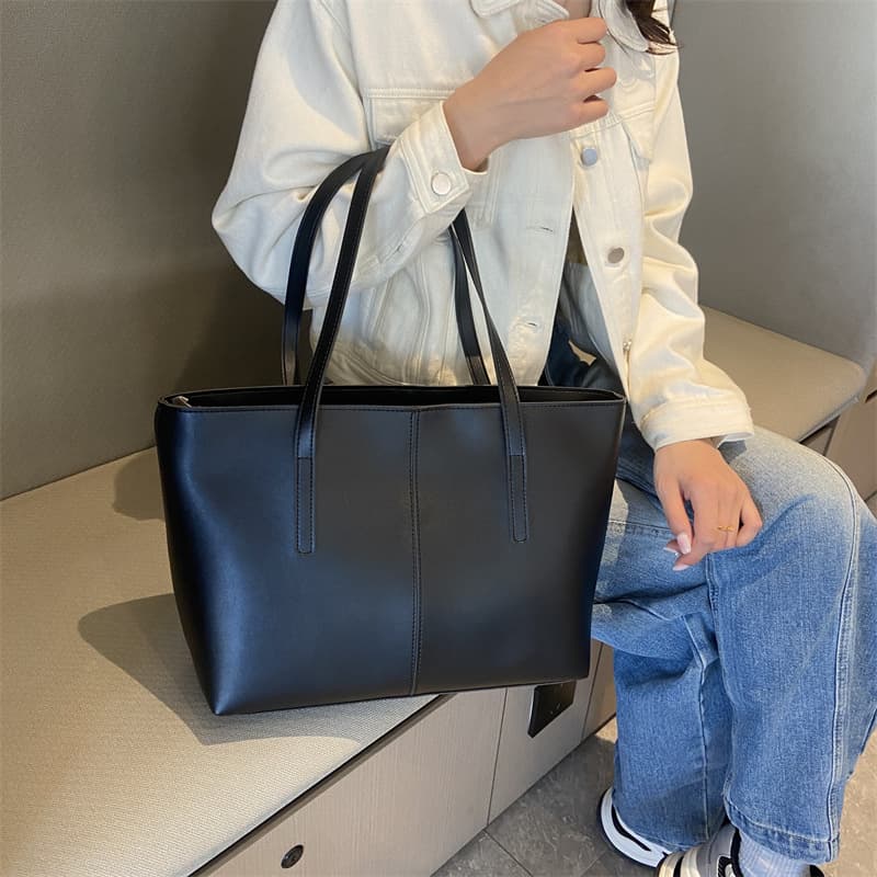 2025 Korean Style New Women's Bag European and American Fashion Handbag Spliced Large Tote Shopping Bag Shoulder Minimalist Women's Bag Wholesale