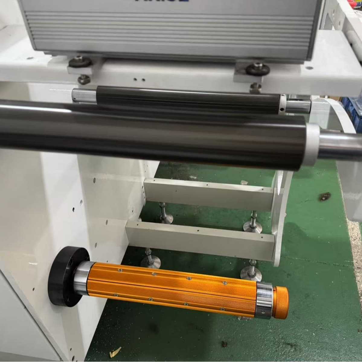 Brand new high-precision slitting machines, label slitting machines with short paper paths, time-saving, factory direct sales.