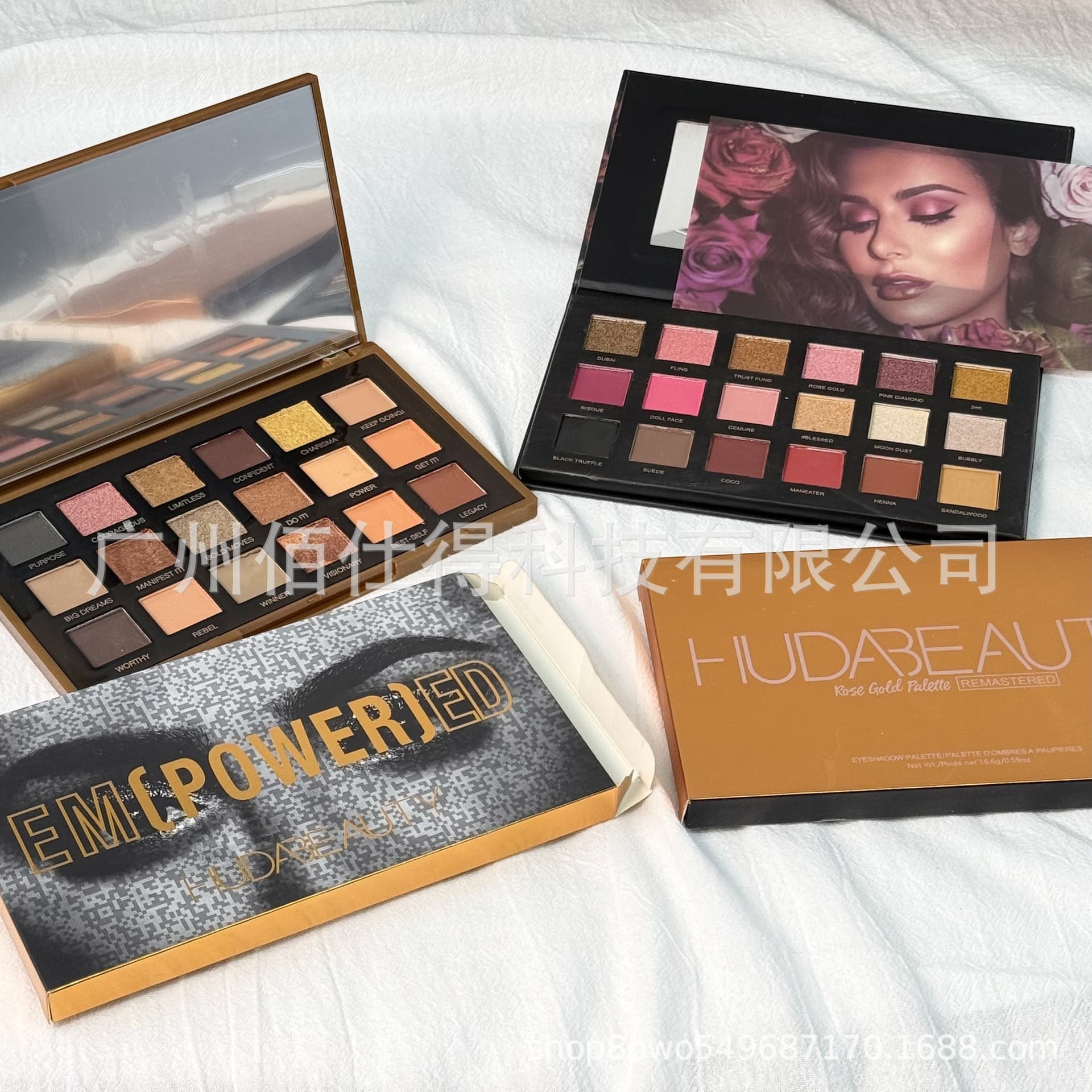 HUDA BEAUTY Eyeshadow Palette Christmas Heavy Metal Rose Gold Empowered/Rose