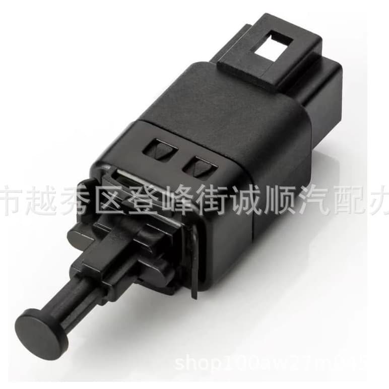 96440925 Buick Excelle brake light switch; 96552789 Aveo; 96874570 Daewoo 2-pin/4-pin brake light switch