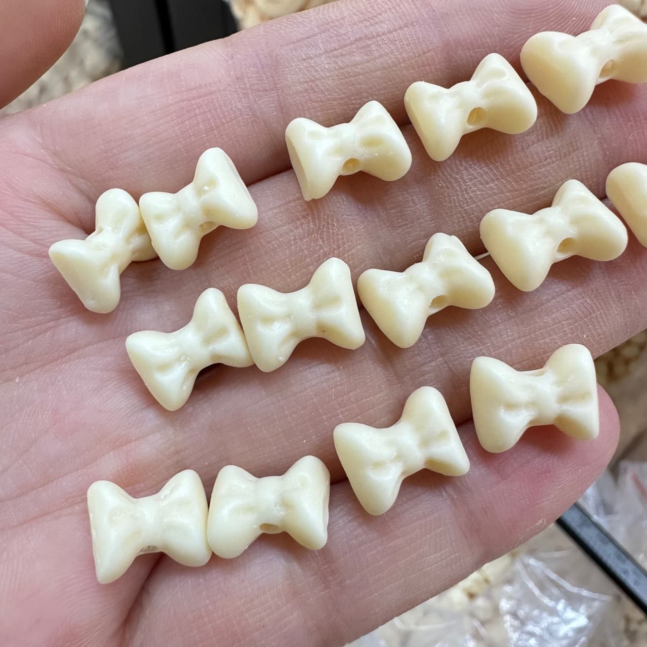 Ivory nut bow DIY collectible Buddhist beads, jewelry, accessories, spacer beads, handmade woven bracelets.