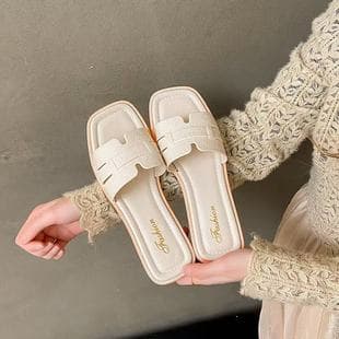 Korean-style Women's Flat Sandals, New One-Strap Design, Trendy Summer Outdoor Wear, Chic High-End Beach Slippers Wholesale