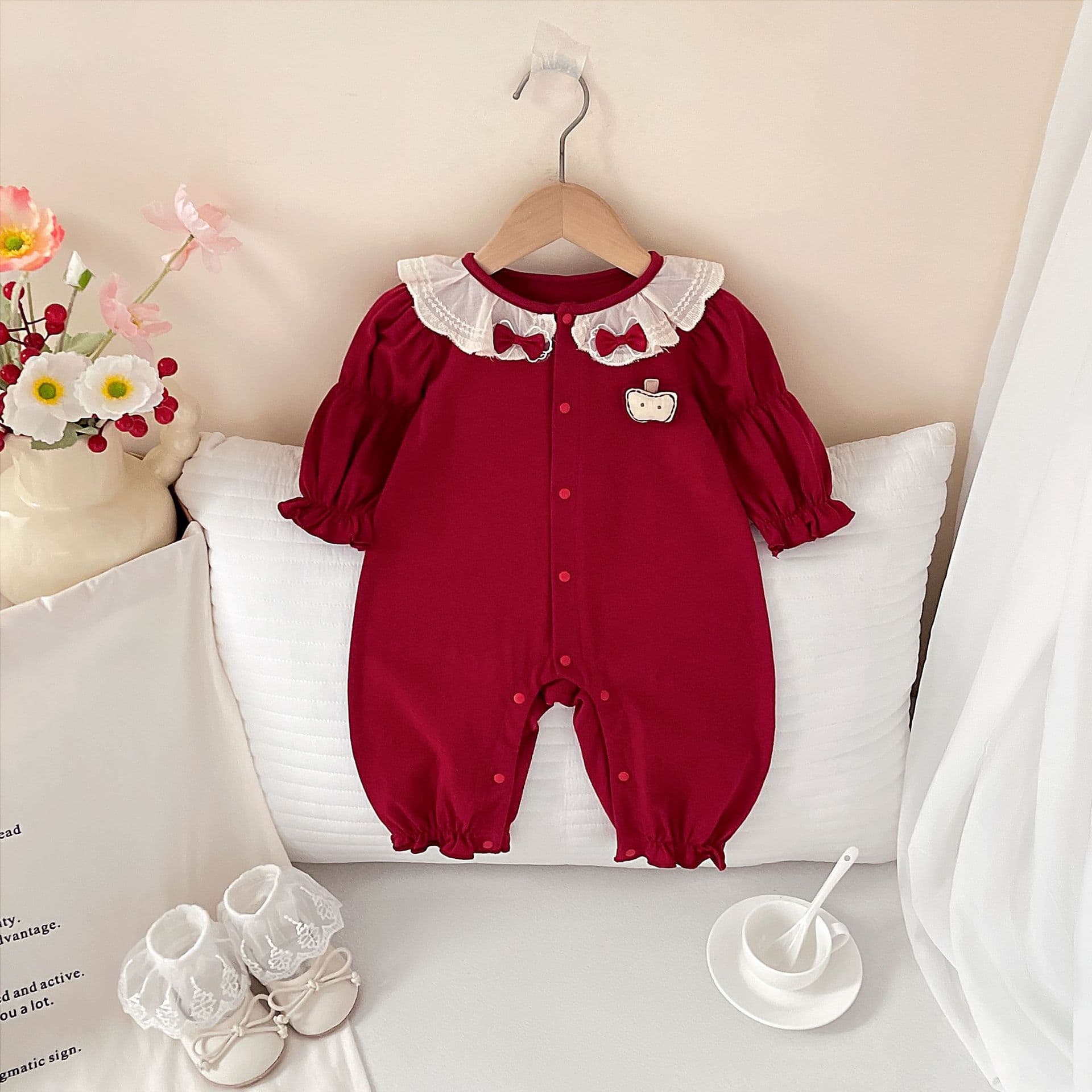 Baby baby clothes spring and autumn jumpsuit princess style newborn super cute one-year-old dress full moon hundred days crawl suit hayi
