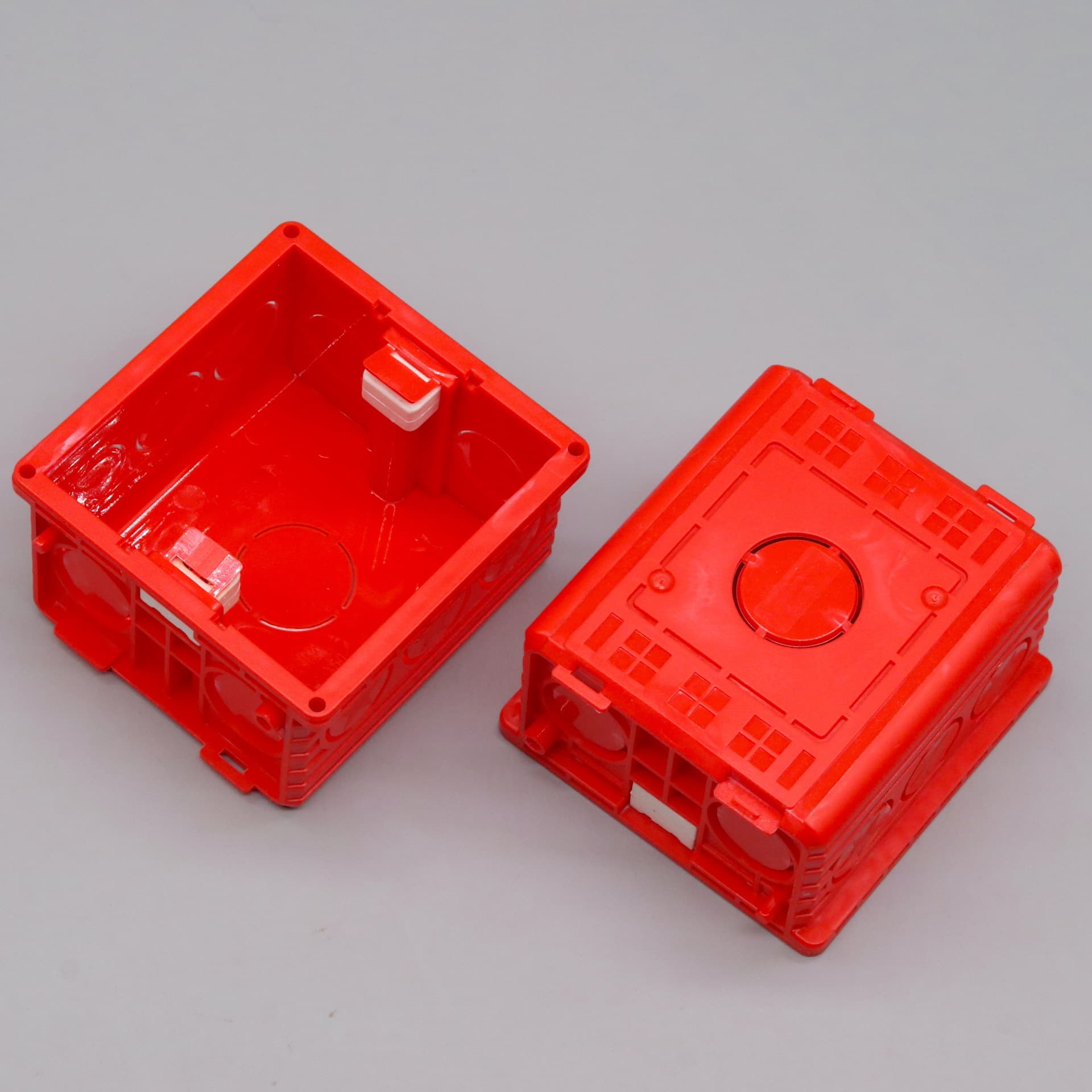 70g stainless steel nut, rust-free, 86-type concealed PVC flame-retardant junction box, bottom box, switch spare post extended.
