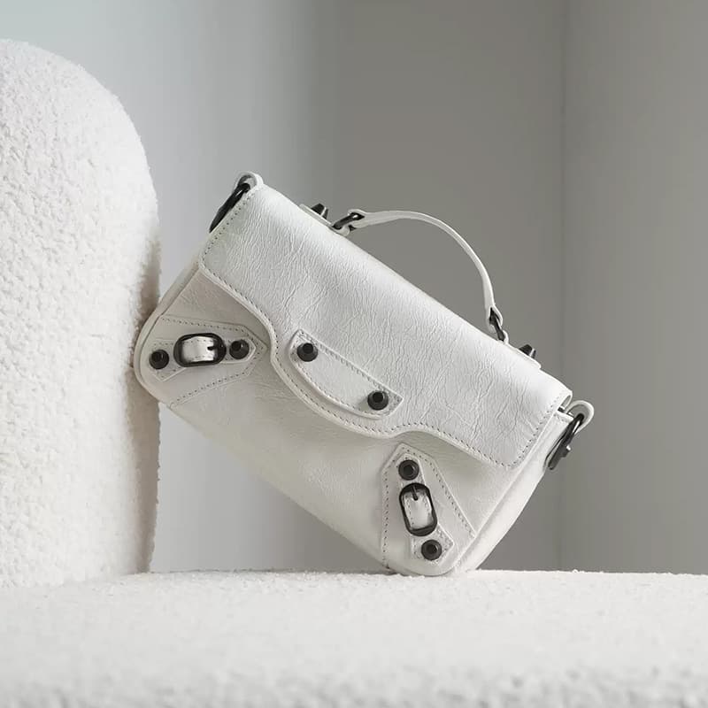 Top-layer cowhide NANO handbag with flap, women's lecity fashion motorcycle crossbody bag, high-end niche shoulder bag